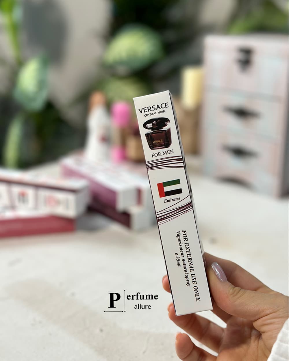 ادکلن ورساچه کریستال نویر ادوپرفیوم(ورساچه مشکی) ادکلن ورساچه کریستال نویر ادوپرفیوم(ورساچه مشکی)